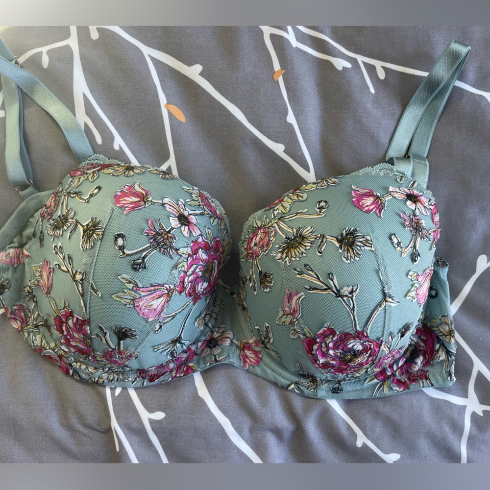Victoria Secret Floral Lace Overlay Bra in Teal and Pinks